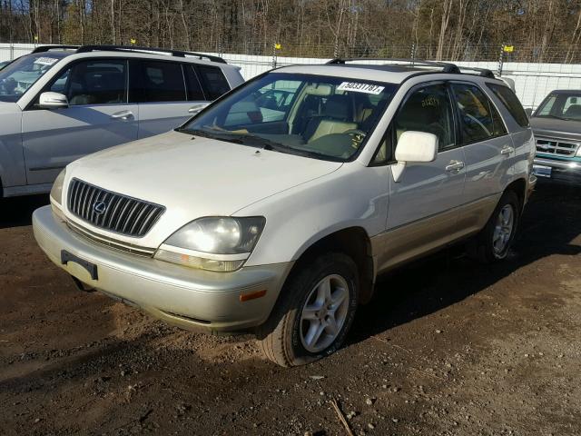 JT6HF10U3Y0100073 - 2000 LEXUS RX 300 WHITE photo 2