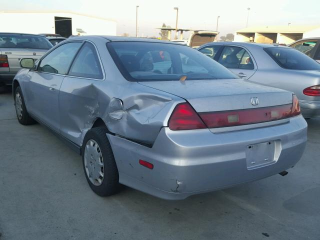 1HGCG32651A007700 - 2001 HONDA ACCORD LX SILVER photo 3