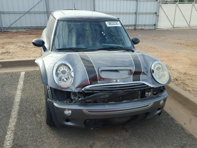 WMWRE33565TL12084 - 2005 MINI COOPER S GRAY photo 9