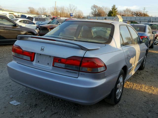 1HGCG56652A017358 - 2002 HONDA ACCORD EX SILVER photo 4