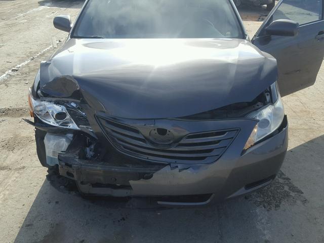 4T4BE46K48R043658 - 2008 TOYOTA CAMRY CE GRAY photo 7