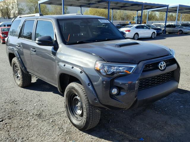 JTEBU5JR0H5431567 - 2017 TOYOTA 4RUNNER SR GRAY photo 1