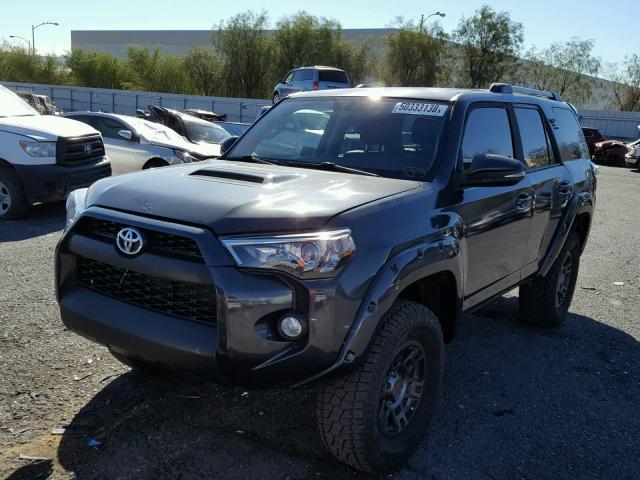 JTEBU5JR0H5431567 - 2017 TOYOTA 4RUNNER SR GRAY photo 2