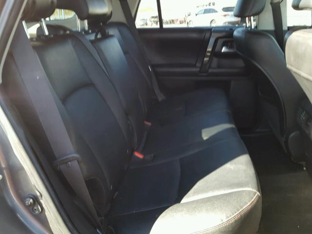 JTEBU5JR0H5431567 - 2017 TOYOTA 4RUNNER SR GRAY photo 6