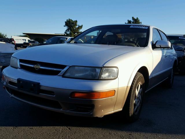 JN1CA21D7WT504367 - 1998 NISSAN MAXIMA GLE WHITE photo 2