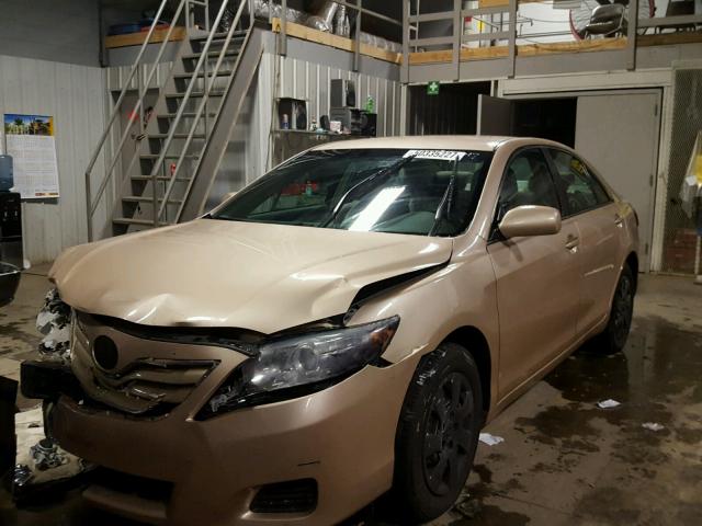 4T4BF3EK4AR033582 - 2010 TOYOTA CAMRY BASE GOLD photo 2