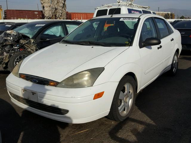 1FAFP34363W134434 - 2003 FORD FOCUS SE C WHITE photo 2