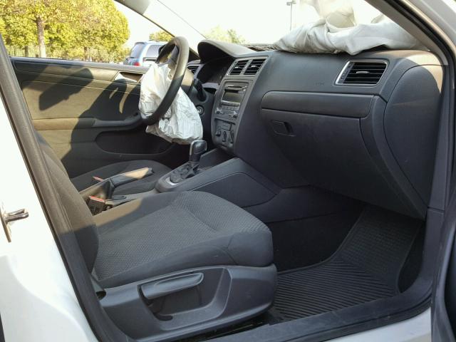 3VW2K7AJ4CM379814 - 2012 VOLKSWAGEN JETTA BASE WHITE photo 5