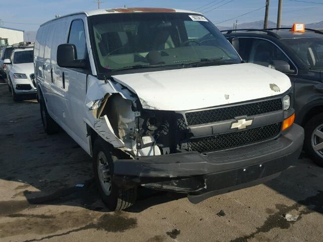 1GCGG25C181201646 - 2008 CHEVROLET EXPRESS G2 WHITE photo 1