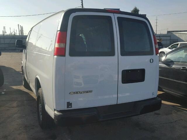 1GCGG25C181201646 - 2008 CHEVROLET EXPRESS G2 WHITE photo 3