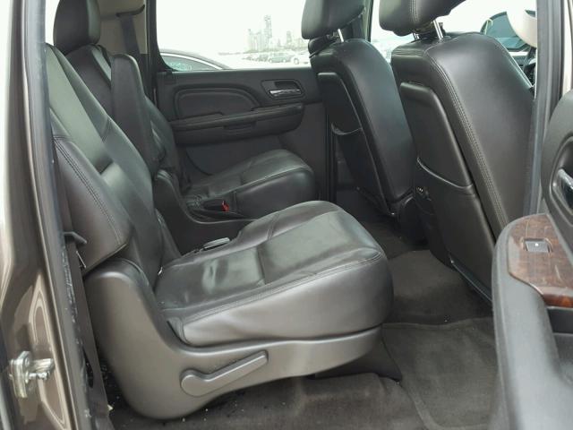 1GKS2MEF7DR322681 - 2013 GMC YUKON XL D GRAY photo 6