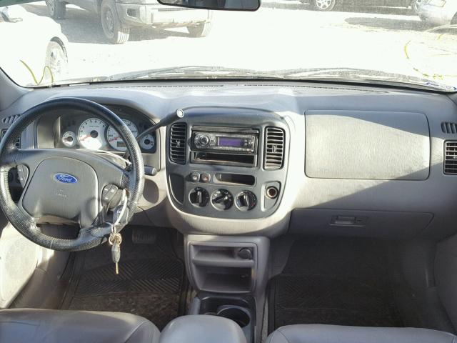 1FMCU03112KA64461 - 2002 FORD ESCAPE XLT SILVER photo 9