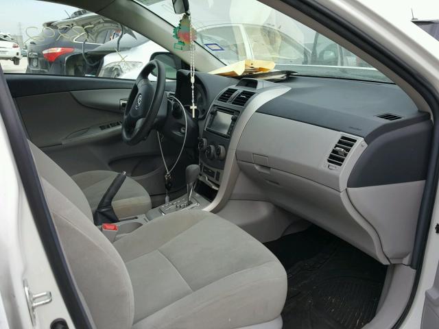 5YFBU4EE8DP190618 - 2013 TOYOTA COROLLA BA WHITE photo 5