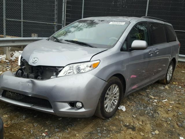 5TDYK3DC5ES412728 - 2014 TOYOTA SIENNA XLE SILVER photo 2