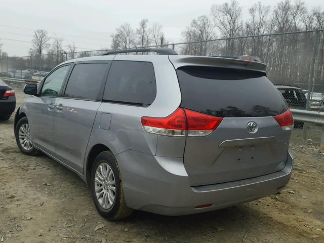 5TDYK3DC5ES412728 - 2014 TOYOTA SIENNA XLE SILVER photo 3