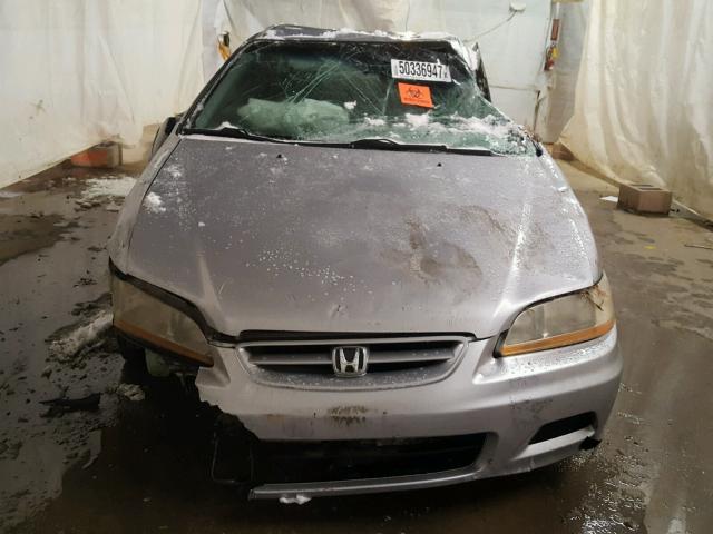 1HGCG22411A032781 - 2001 HONDA ACCORD LX SILVER photo 7