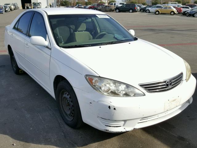 JTDBE30K763059485 - 2006 TOYOTA CAMRY LE WHITE photo 1