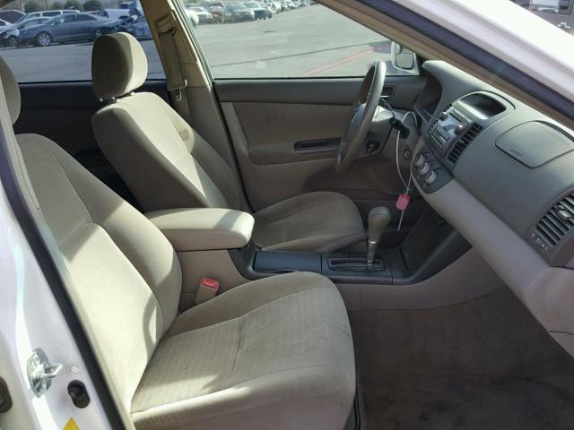 JTDBE30K763059485 - 2006 TOYOTA CAMRY LE თეთრი ფოტო 5