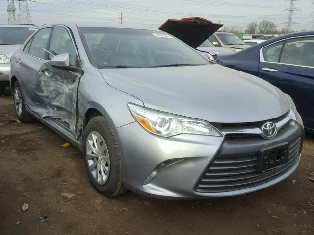 4T1BF1FK6HU716942 - 2017 TOYOTA CAMRY LE GRAY photo 1