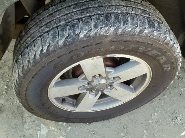 1J8HG48K56C352602 - 2006 JEEP COMMANDER მწვანე ფოტო 9