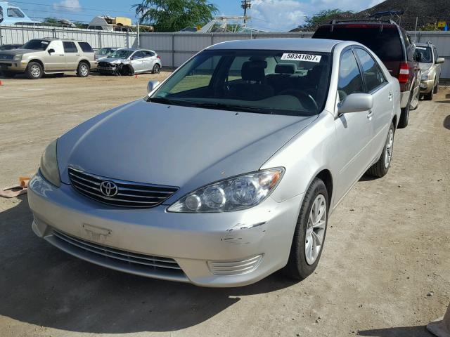 4T1BE32K86U713896 - 2006 TOYOTA CAMRY LE ვერცხლისფერი ფოტო 2