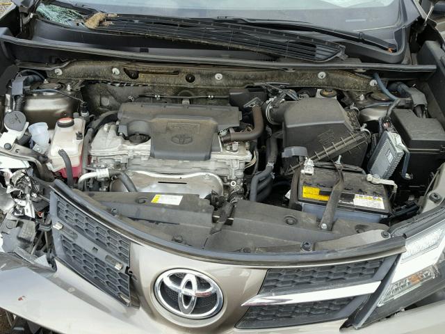 JTMRFREV4FD153013 - 2015 TOYOTA RAV4 XLE BROWN photo 7