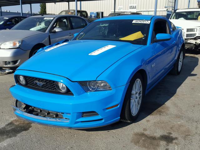 1ZVBP8CFXD5216513 - 2013 FORD MUSTANG GT BLUE photo 2