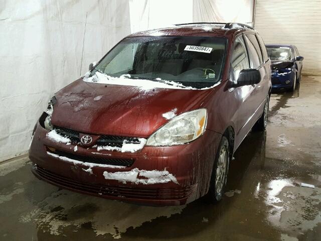 5TDBA23C64S023390 - 2004 TOYOTA SIENNA LE BURGUNDY photo 2