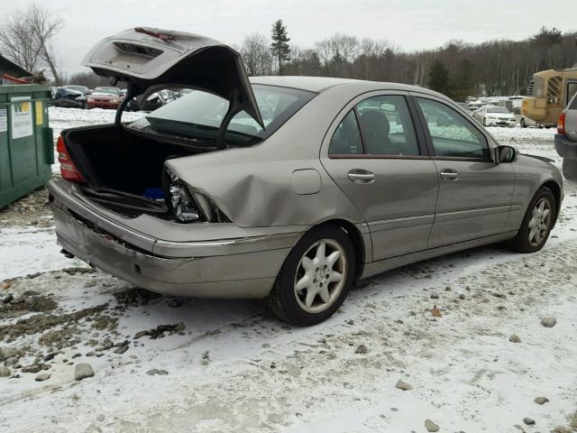 WDBRF81J44F496157 - 2004 MERCEDES-BENZ C 240 4MAT BROWN photo 4