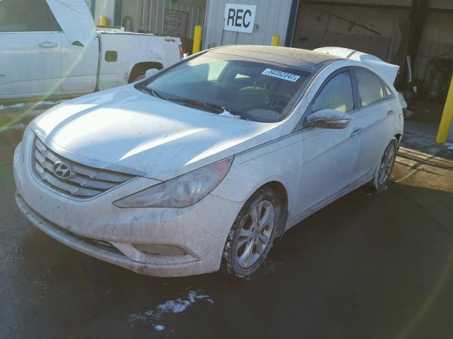 5NPEC4AC3DH580219 - 2013 HYUNDAI SONATA SE WHITE photo 2