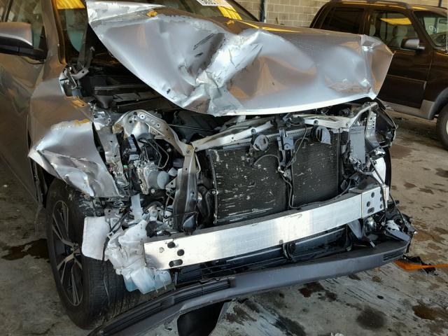 5TDKKRFHXGS164352 - 2016 TOYOTA HIGHLANDER SILVER photo 9