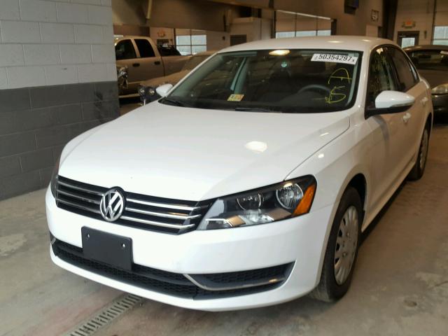 1VWAP7A39CC072767 - 2012 VOLKSWAGEN PASSAT S أبيض صورة 2