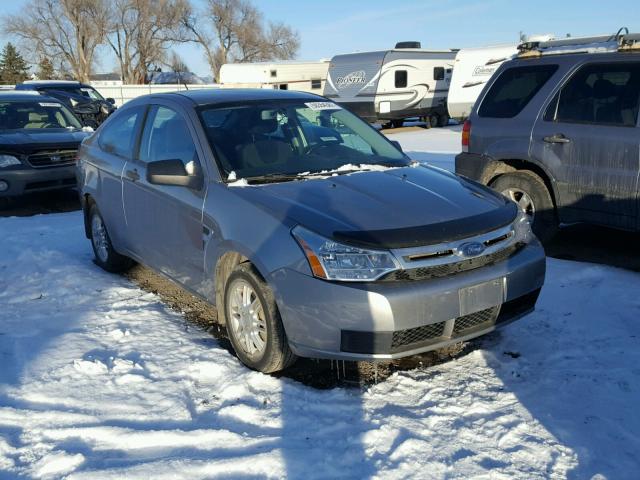 1FAHP33N48W127601 - 2008 FORD FOCUS SE SILVER photo 1