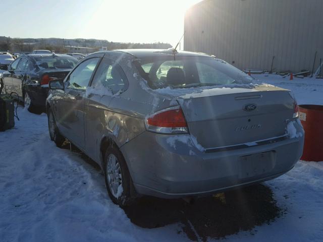 1FAHP33N48W127601 - 2008 FORD FOCUS SE SILVER photo 3