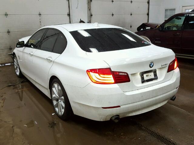 WBAFU7C50BC870571 - 2011 BMW 535 XI WHITE photo 3