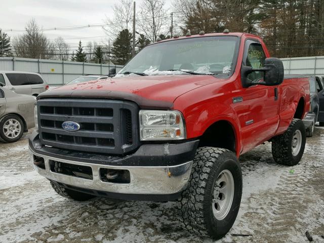 1FTSF21P16EA63747 - 2006 FORD F250 SUPER RED photo 2