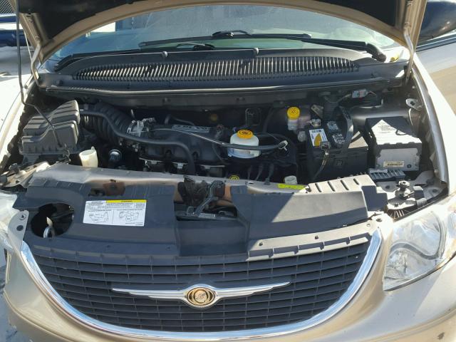 2C4GP54L13R351554 - 2003 CHRYSLER TOWN & COU GOLD photo 7