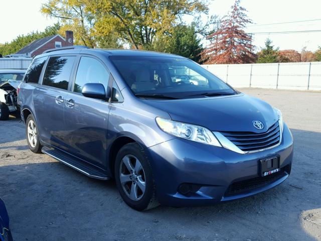 5TDKK3DC8GS729363 - 2016 TOYOTA SIENNA LE BLUE photo 1