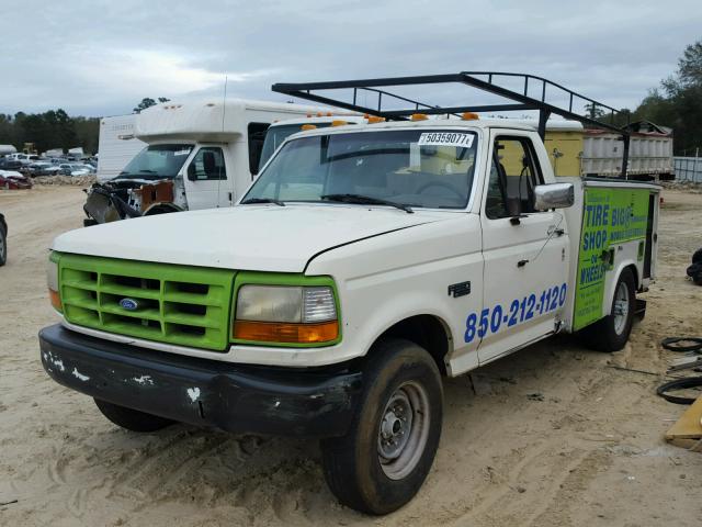 1FDHF37H7SNA59515 - 1995 FORD F350 WHITE photo 2