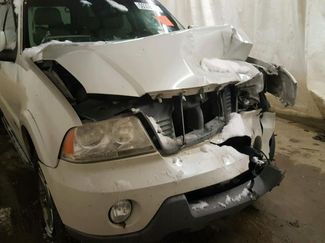 5LMEU88H84ZJ33117 - 2004 LINCOLN AVIATOR WHITE photo 9