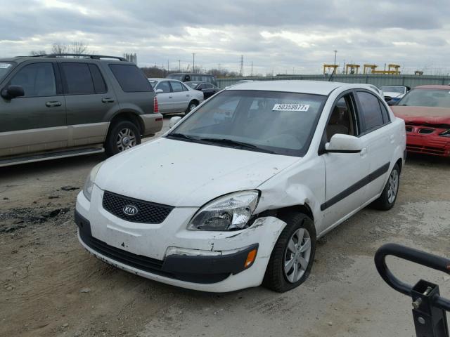 KNADE223996551931 - 2009 KIA RIO BASE WHITE photo 2