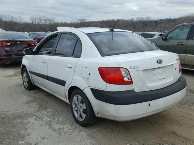 KNADE223996551931 - 2009 KIA RIO BASE WHITE photo 3