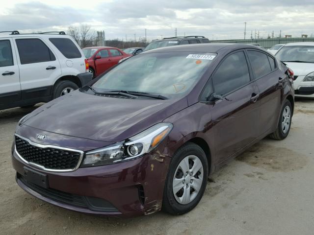 3KPFK4A76HE107015 - 2017 KIA FORTE LX RED photo 2