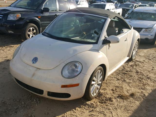 3VWRF31Y98M403251 - 2008 VOLKSWAGEN NEW BEETLE კრემისფერი ფოტო 2