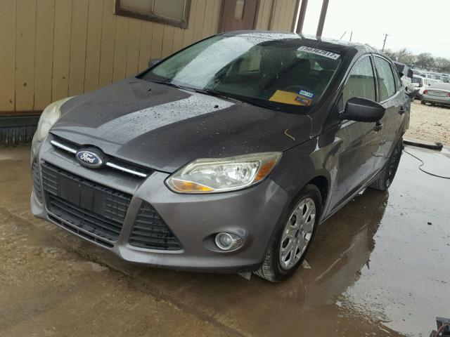 1FAHP3F24CL201546 - 2012 FORD FOCUS SE GRAY photo 2