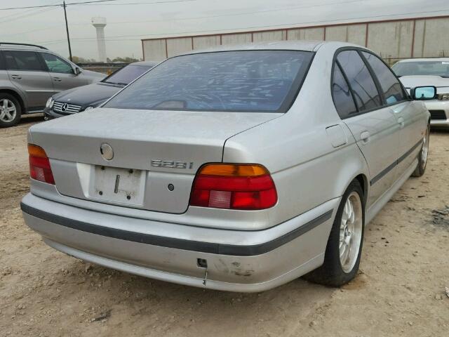 WBADM6341YGV00708 - 2000 BMW 528 I AUTO SILVER photo 4