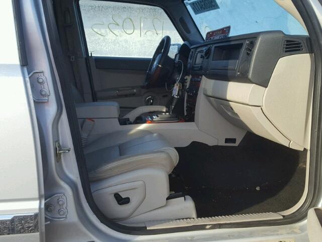 1J8HG58216C123548 - 2006 JEEP COMMANDER WHITE photo 5