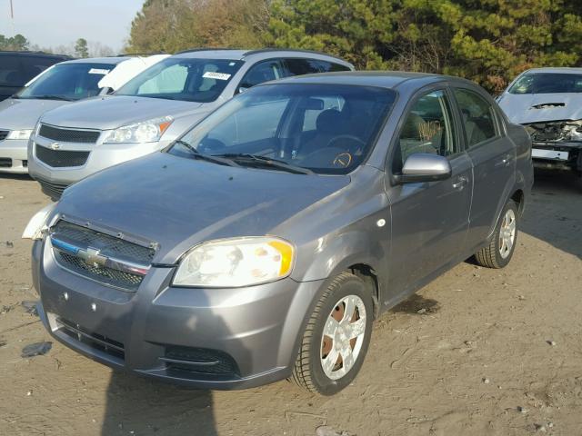 KL1TD56688B106276 - 2008 CHEVROLET AVEO BASE SILVER photo 2