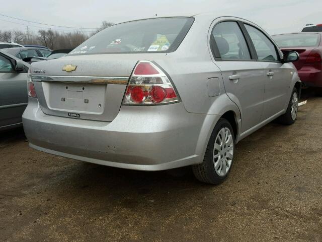 KL1TD56638B063272 - 2008 CHEVROLET AVEO BASE SILVER photo 4