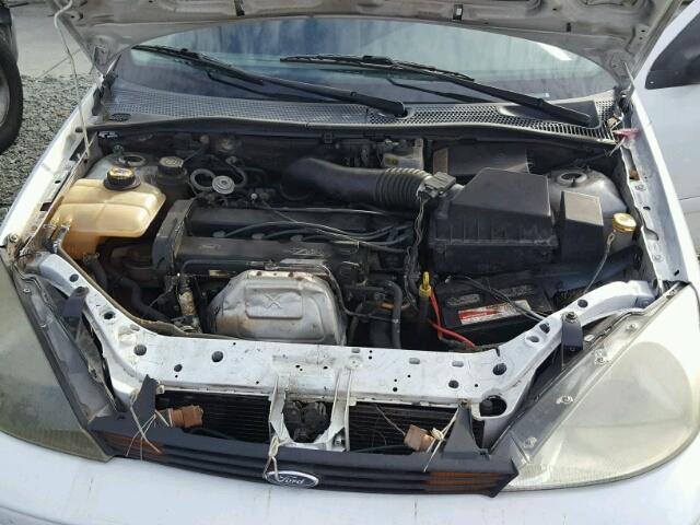 1FAFP36333W260943 - 2003 FORD FOCUS SE WHITE photo 7